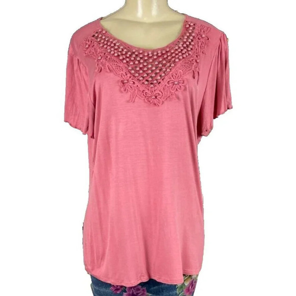 Belah & Cody XL Pink Faux Pearl Weave Applique Floral Neckline Short Sleeve Top - Picture 2 of 6